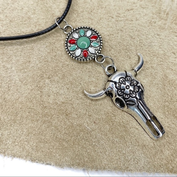 Set Silver Bohemian Bull Head Earrings & Necklace - Picture 2 of 9